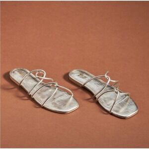 NEW Anthropologie Maeve Silver Leather Strappy Flat Sandals Women's 7 M‎